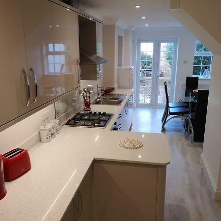 Villa Guildford Town House Extérieur photo