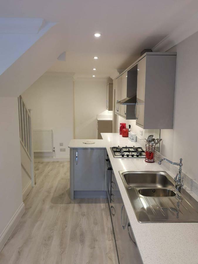 Villa Guildford Town House Extérieur photo