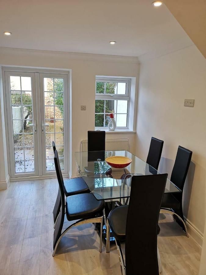 Villa Guildford Town House Extérieur photo